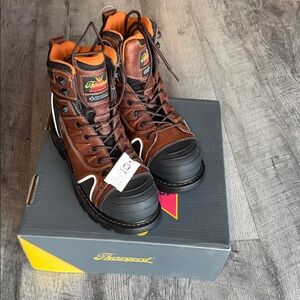 NWT Thorogood Brown and Black Men's Boots